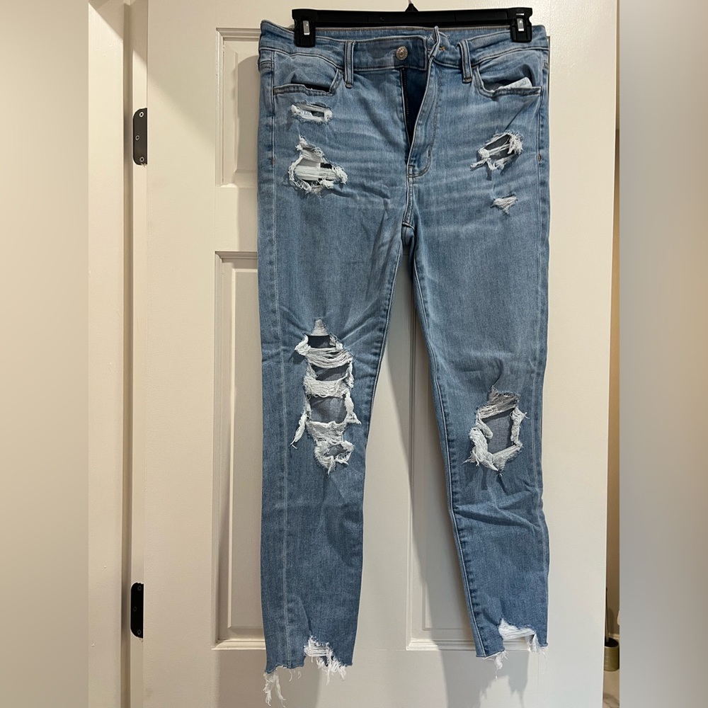 American Eagle Outfitters Light Blue Distressed Skinny Jeans